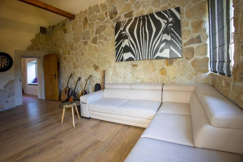 7 Bedroom Secluded Villa Close To Prague Ricany  Ngoại thất bức ảnh